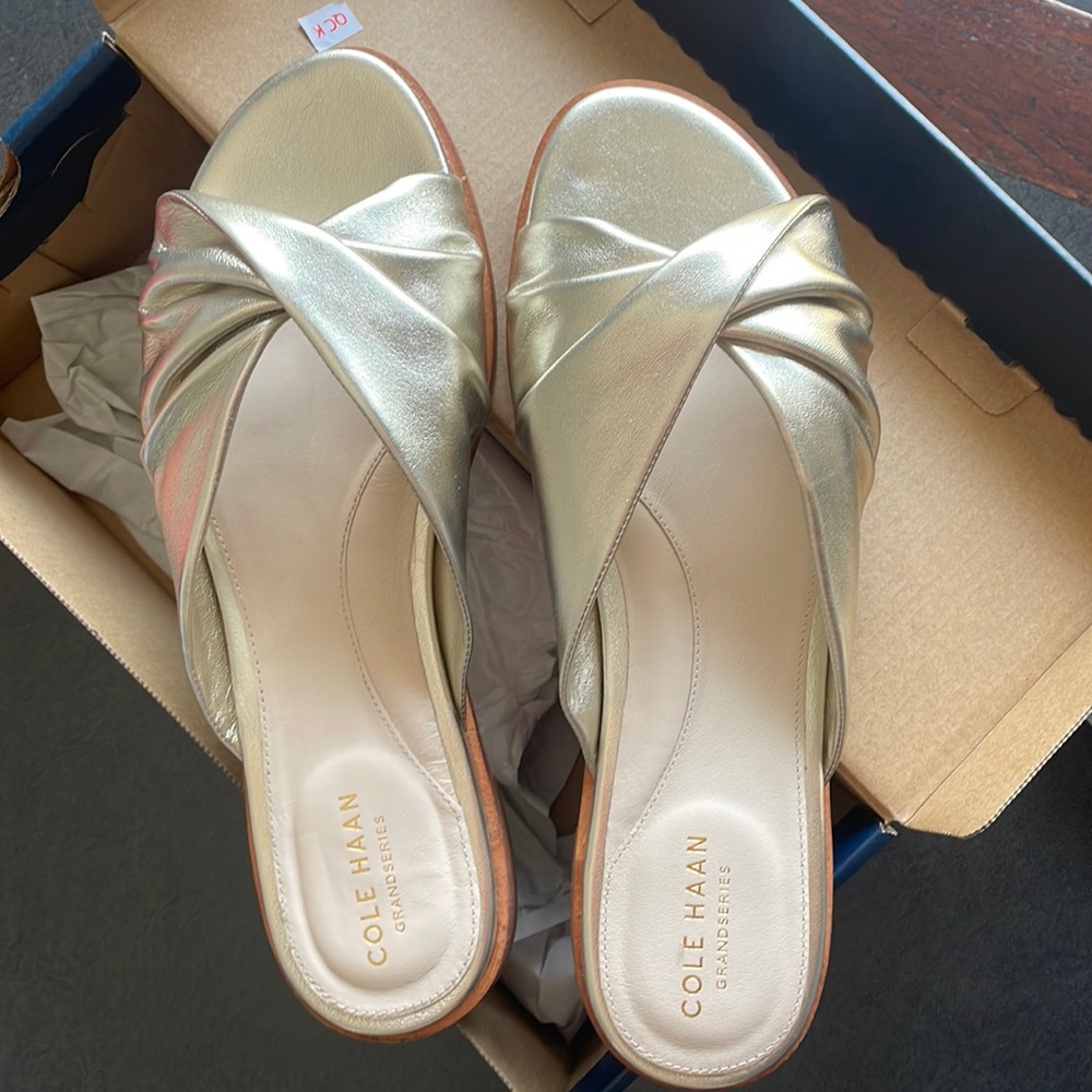 Like new cole haan alyx slide sandal gold 9.5
